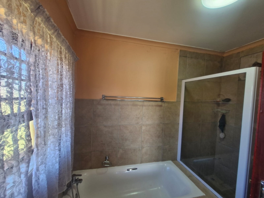 To Let 4 Bedroom Property for Rent in Kathu Northern Cape